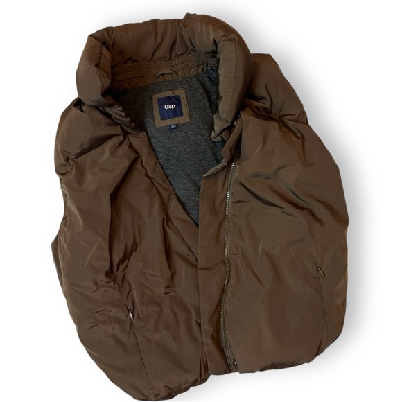 Gap and Old Navy Sz M Winter Vest Puffer Bundle - Picture 4 of 14